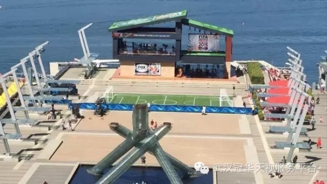 FOX大型戶外實景演播室?guī)憧駳g女足世界杯